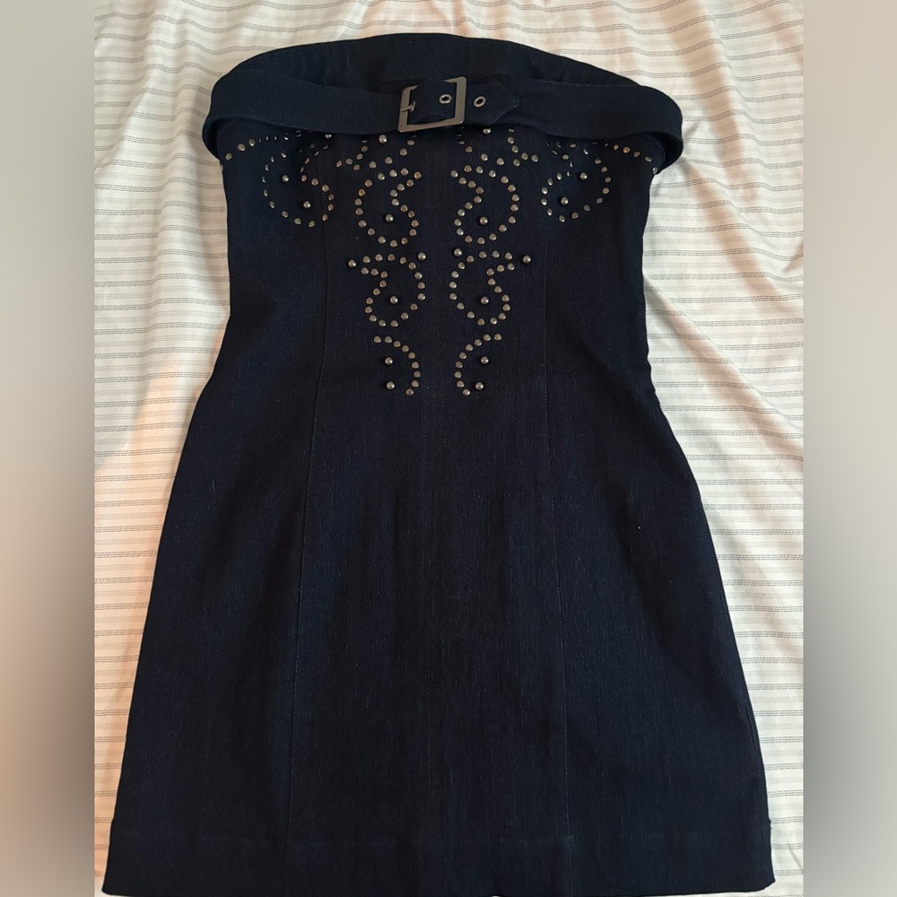 Elegant Black Strapless Dress